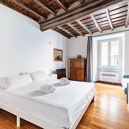 Bottega Augustea Duplex Apartment In Monti Rome Luaran gambar