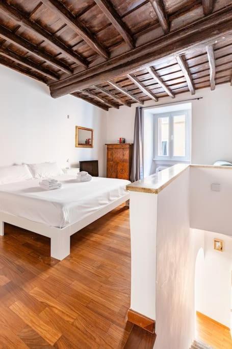 Bottega Augustea Duplex Apartment In Monti Rome Luaran gambar